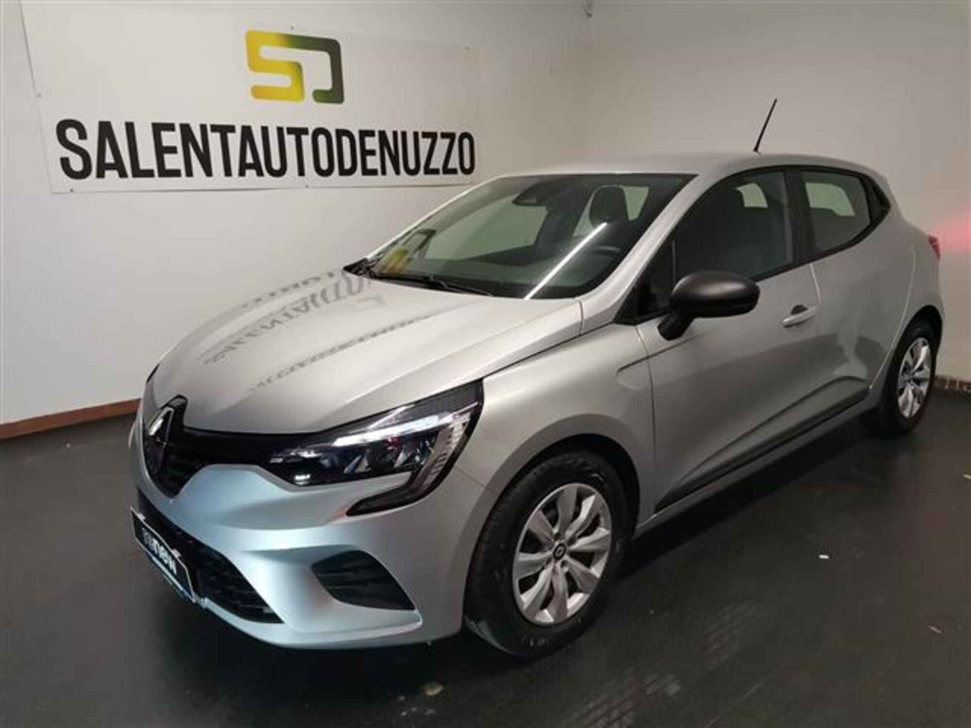 Renault Clio TCe 90 CV 5 porte Life  del 2022 usata a Lecce