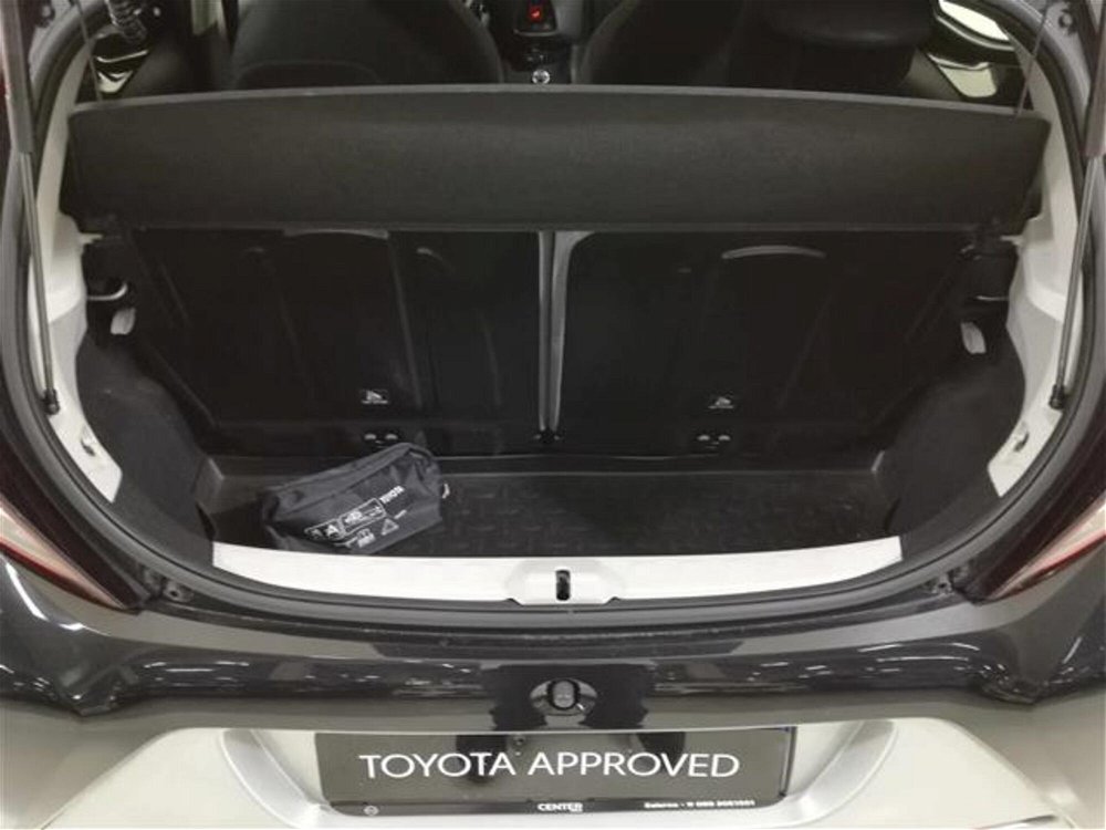 Toyota Aygo X 1.0 Active 72cv del 2020 usata a Napoli (5)