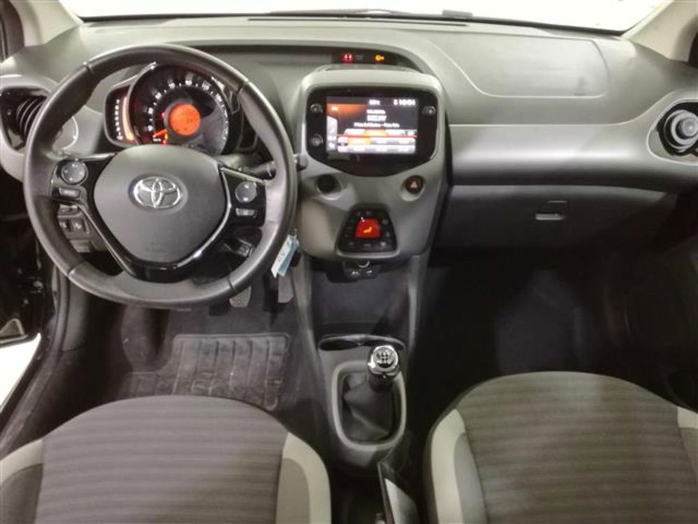 Toyota Aygo X usata a Napoli (8)