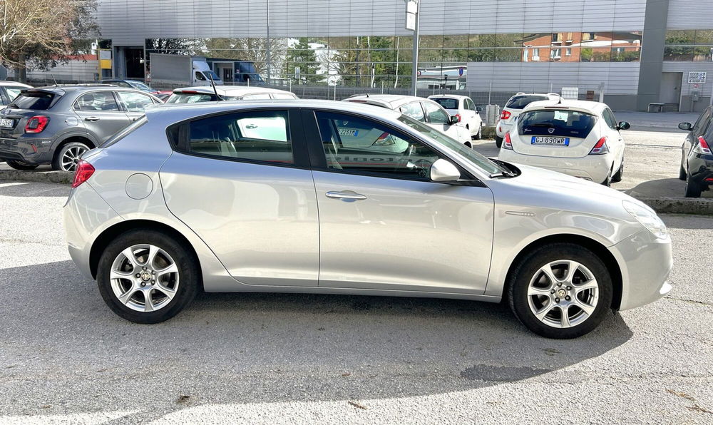 Alfa Romeo Giulietta usata a Ancona (7)