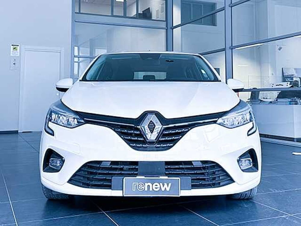 Renault Clio Full Hybrid E-Tech 140 CV 5 porte Zen  del 2020 usata a Rende (3)