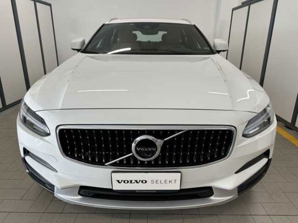 Volvo V90 Cross Country D4 AWD Geartronic Pro  del 2019 usata a Civitanova Marche (2)