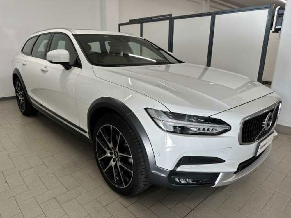 Volvo V90 Cross Country D4 AWD Geartronic Pro  del 2019 usata a Civitanova Marche (3)