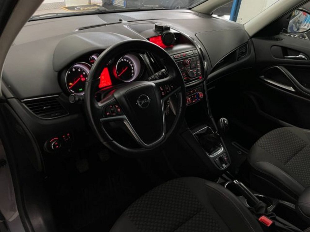 Opel Zafira Tourer 1.6 Turbo EcoM 150CV Cosmo  del 2015 usata a Capaccio (4)