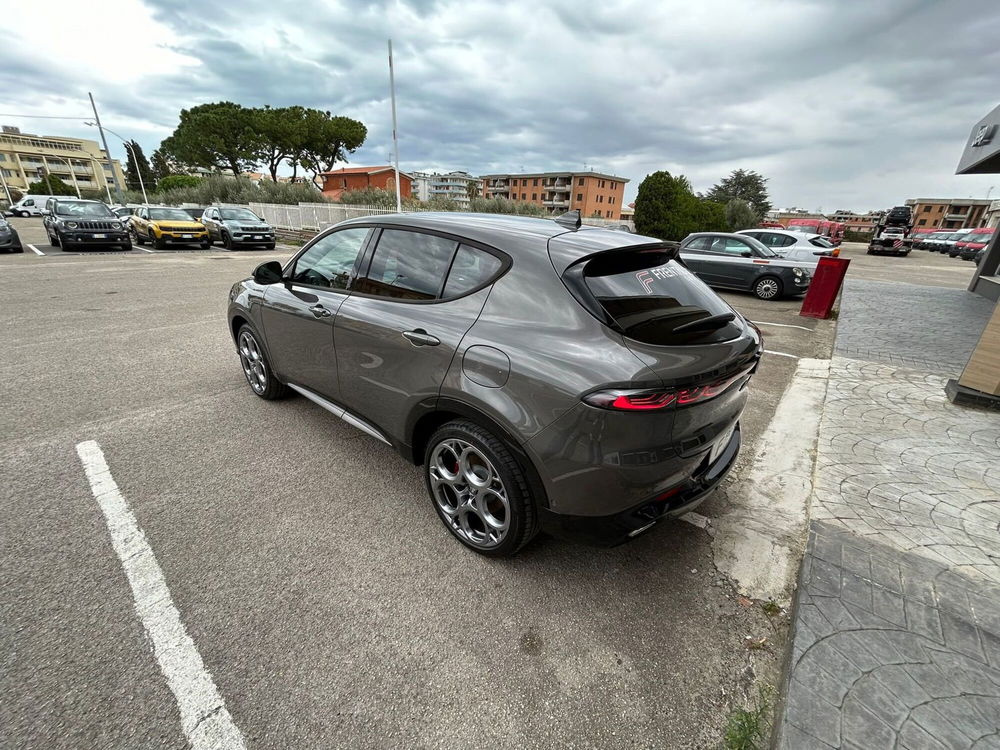 Alfa Romeo Tonale Tonale 1.3 280CV PHEV AT6 Q4 Speciale nuova a Campobasso (3)