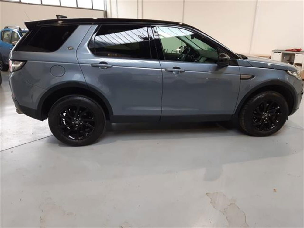 Land Rover Discovery Sport 2.0 TD4 150 CV HSE  del 2018 usata a Asti (4)