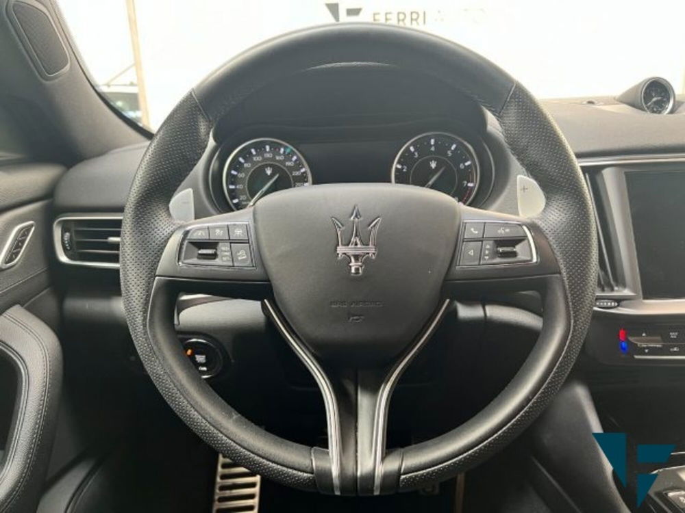 Maserati Levante usata a Udine (8)