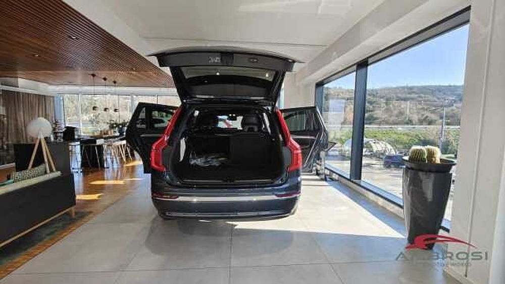 Volvo XC90 nuova a Viterbo (6)