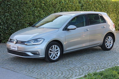 Volkswagen Golf 1.5 TGI 5p. Highline BlueMotion Technology del 2019 usata a Cuneo