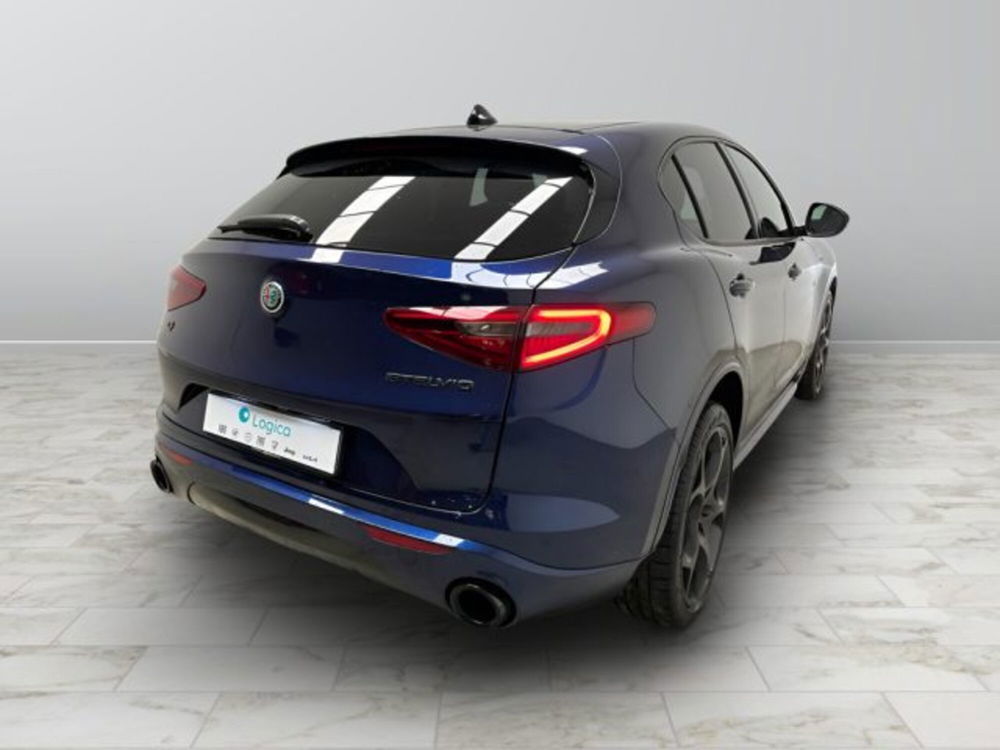 Alfa Romeo Stelvio usata a Biella (9)