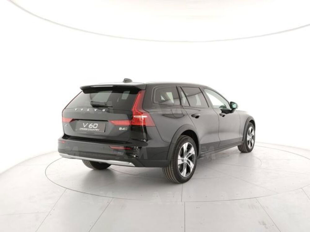 Volvo V60 Cross Country B4 (d) AWD automatico Core nuova a Modena (5)