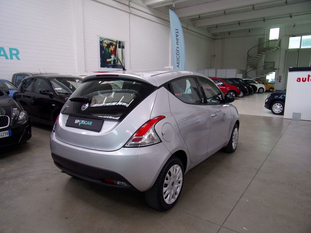 Lancia Ypsilon usata a Reggio Emilia (6)