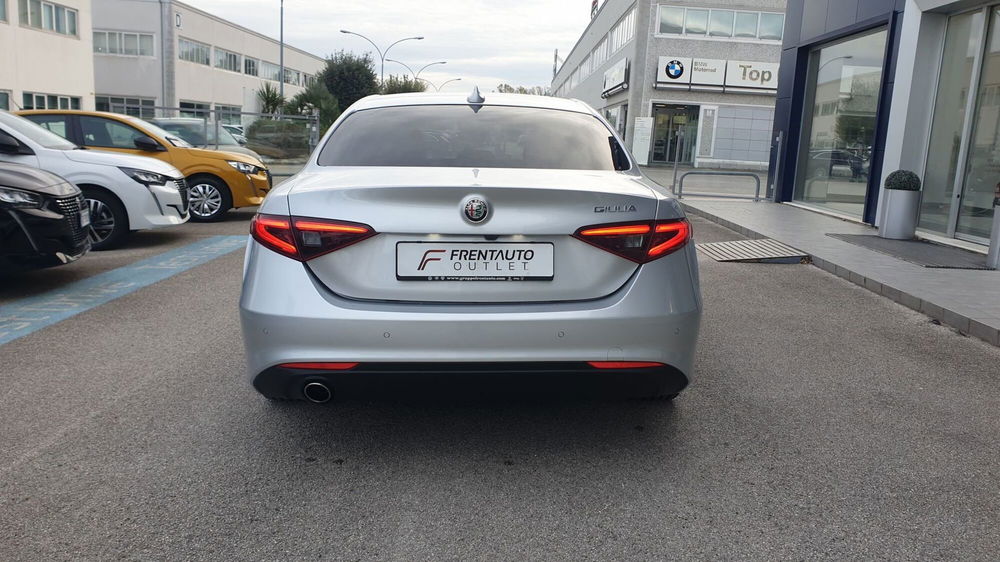 Alfa Romeo Giulia usata a Ancona (6)