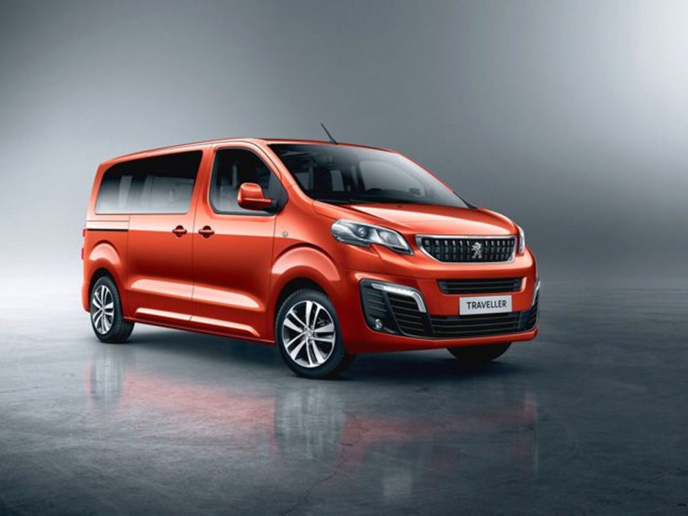 Peugeot Traveller BlueHDi 120 S&S Long Business  del 2020 usata a Capaccio