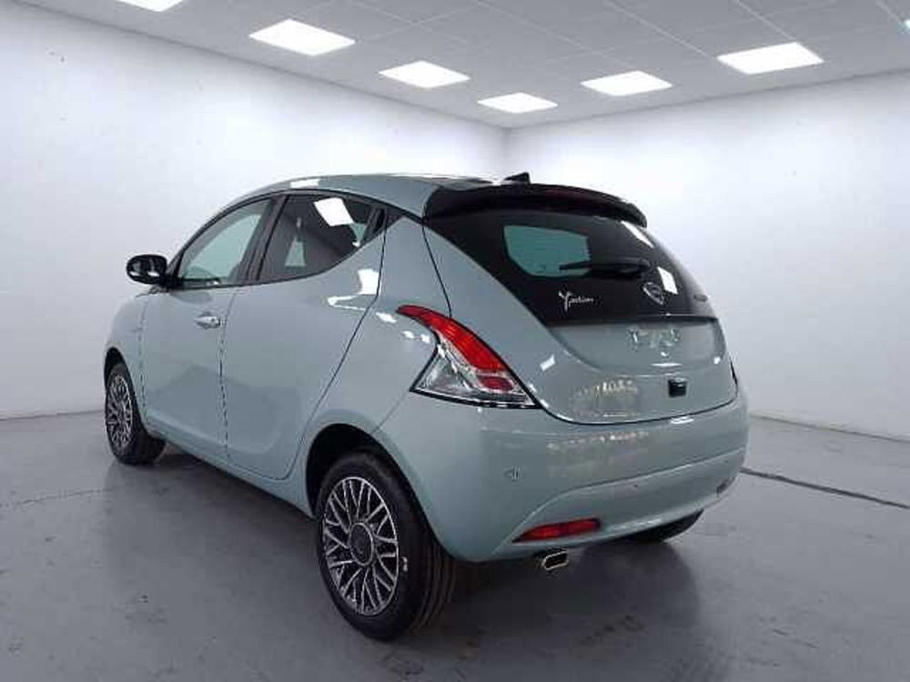 Lancia Ypsilon nuova a Cuneo (6)