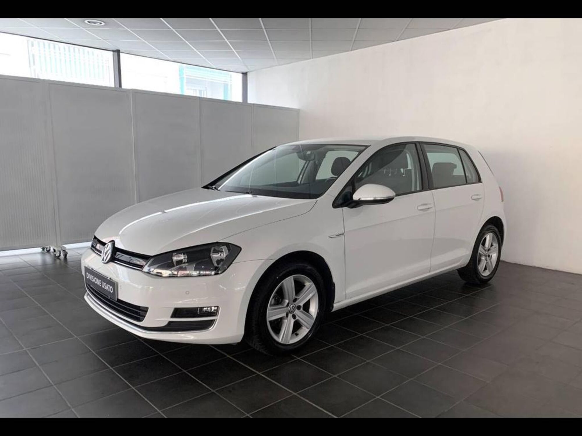 Volkswagen Golf 1.4 TGI 5p. Highline BlueMotion  del 2016 usata a Torino