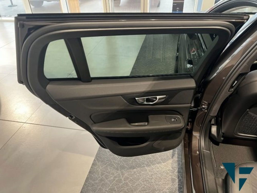 Volvo V60 nuova a Udine (16)