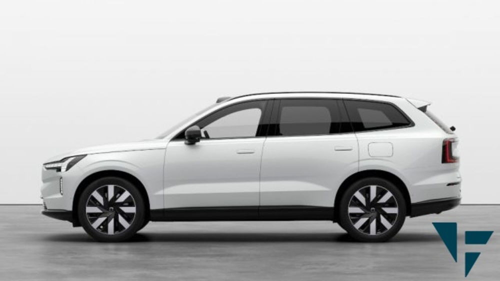 Volvo EX90 Twin Motor AWD Plus nuova a Tavagnacco (2)