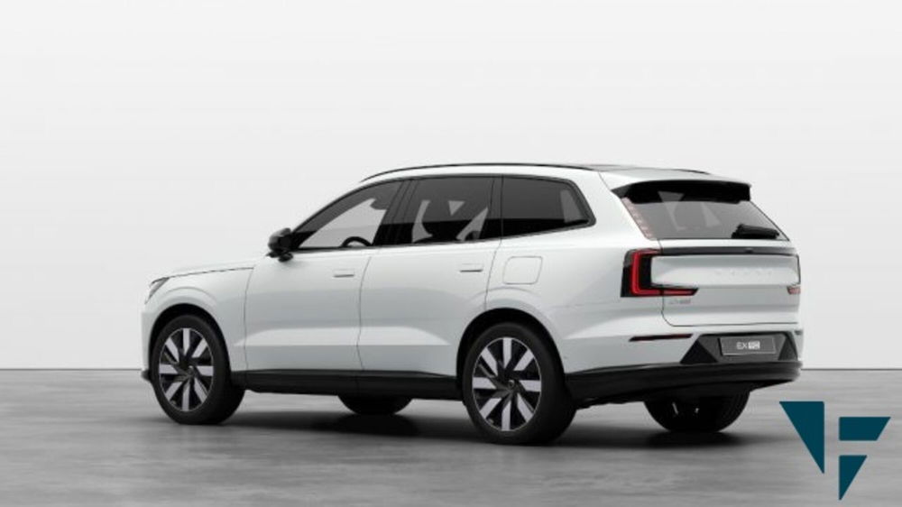 Volvo EX90 Twin Motor AWD Plus nuova a Tavagnacco (4)