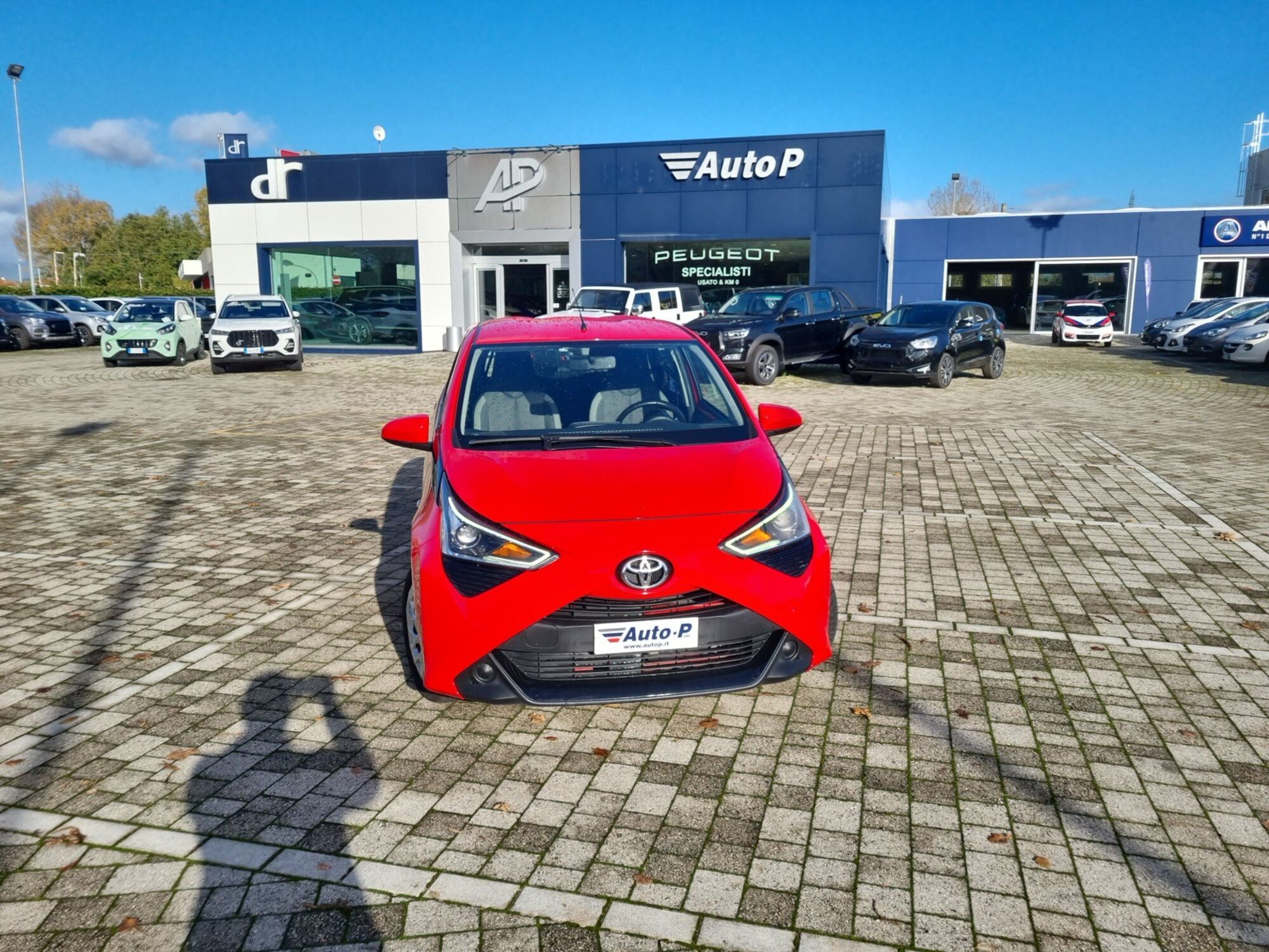 Toyota Aygo Connect 1.0 VVT-i 72 CV 5 porte x-play del 2021 usata a Lucca