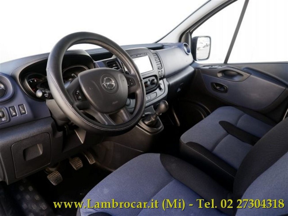 Opel Vivaro Furgone 27 1.6 BiTurbo S&S PC-TN Combi N1 del 2017 usata a Cologno Monzese (4)