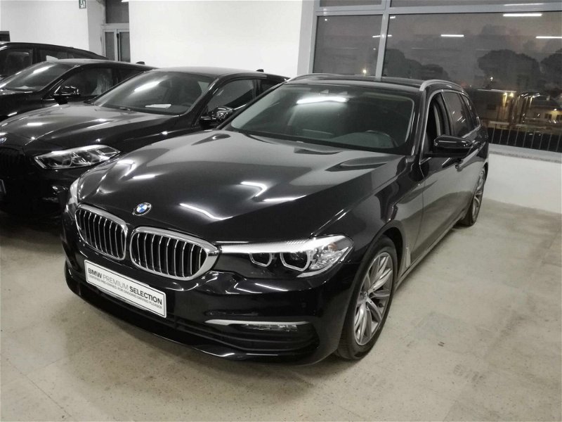 BMW Serie 5 Touring 520d  Sport my 17 del 2019 usata a Salerno