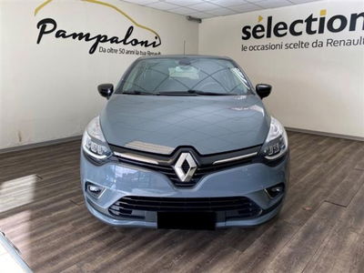 Renault Clio TCe 12V 90 CV GPL 5 porte Moschino Intens del 2019 usata a Siena