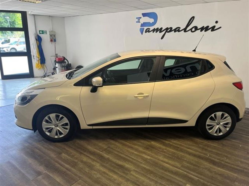 Renault Clio Sporter 1.5 dCi 8V 75CV Wave  del 2016 usata a Siena (3)