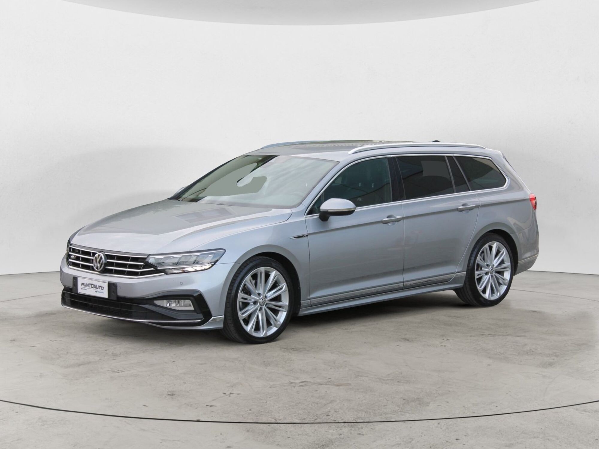 Volkswagen Passat Variant 2.0 TDI 190 CV 4MOTION DSG Highline BMT  del 2020 usata a Cuneo