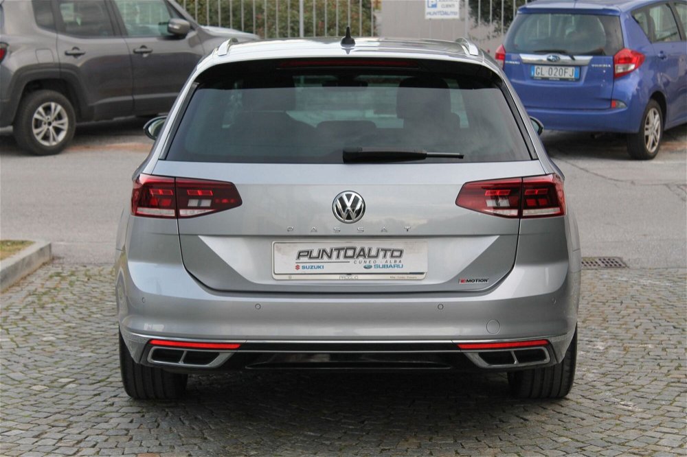 Volkswagen Passat Variant Alltrack 2.0 TDI 190 CV 4MOTION DSG BMT  del 2020 usata a Cuneo (5)