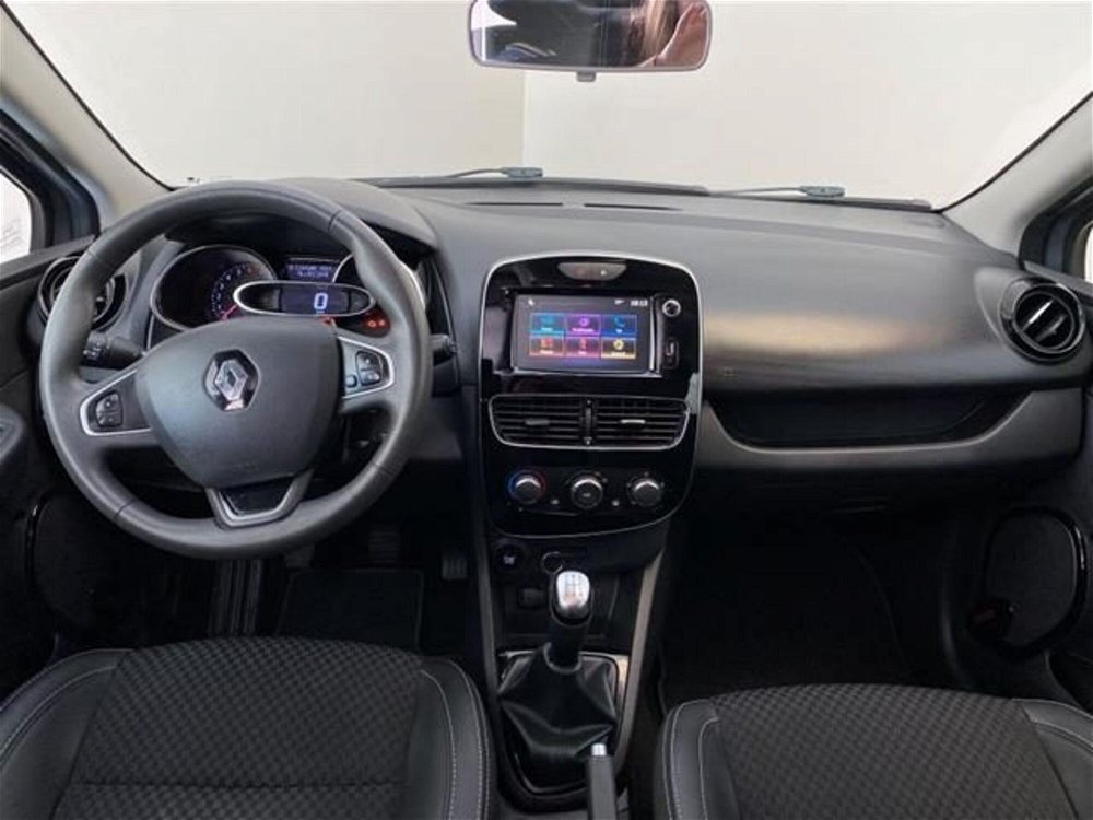 Renault Clio TCe 12V 90 CV GPL 5 porte Moschino Intens del 2019 usata a Siena (5)