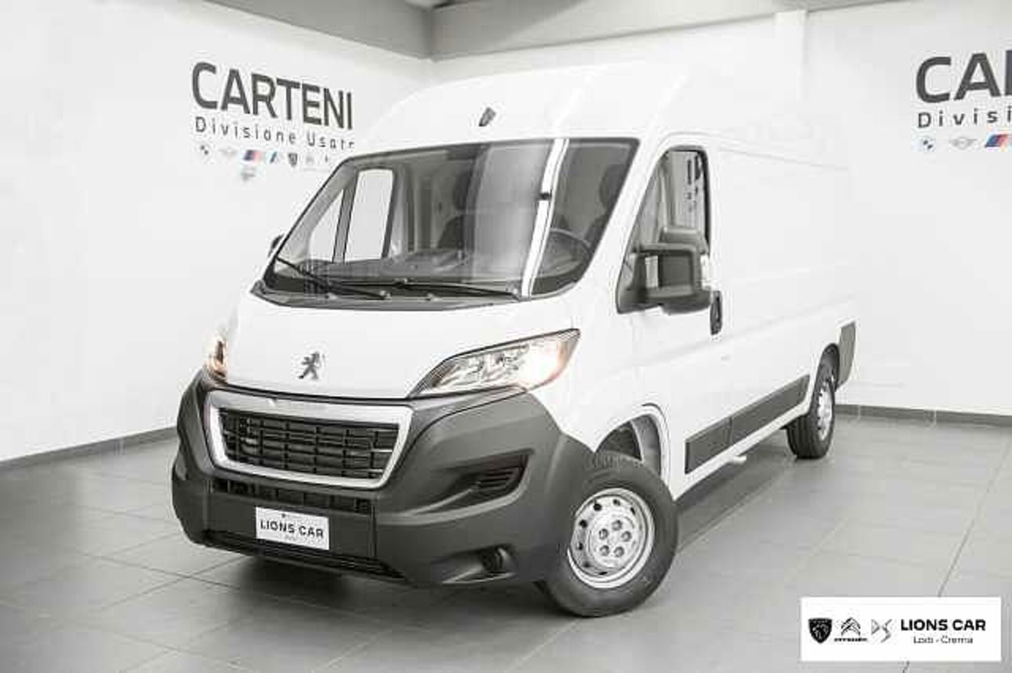 Peugeot Boxer Furgone 333 2.2 BlueHDi 140 S&amp;S PC-TN Furgone Premium  nuova a Lodi