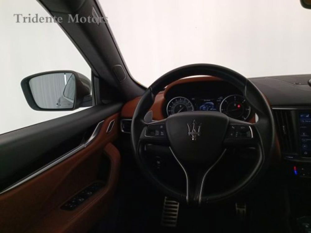 Maserati Levante usata a Padova (14)