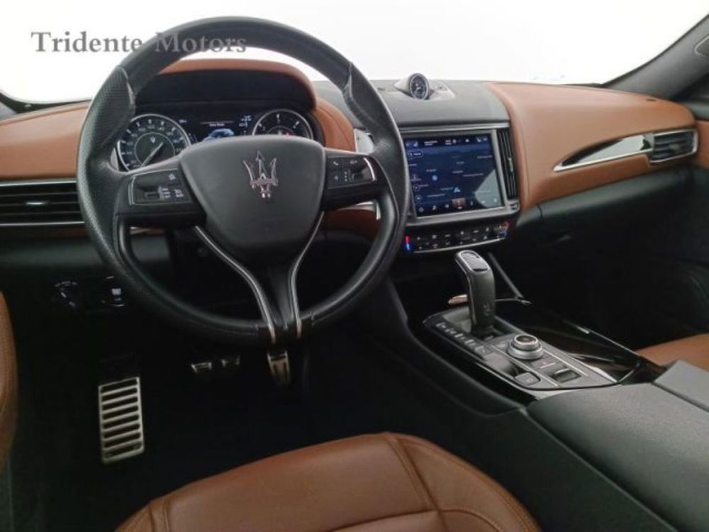 Maserati Levante usata a Padova (6)