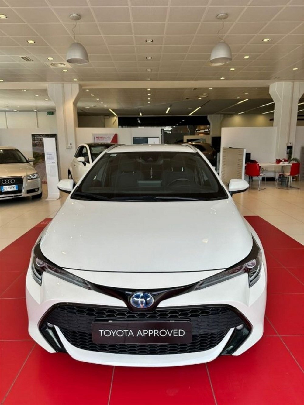 Toyota Corolla Touring Sports 1.8 Hybrid Style  del 2019 usata a Sassari (5)