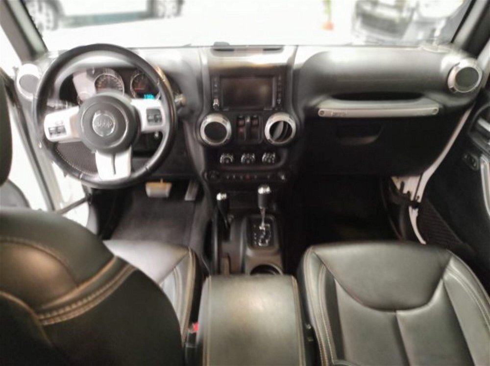 Jeep Wrangler 2.8 CRD DPF Sahara Auto  del 2018 usata a Siena (5)