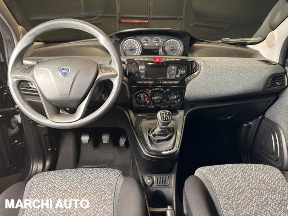 Lancia Ypsilon usata a Perugia (11)