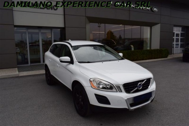Volvo XC60 D3 AWD Kinetic  del 2011 usata a Cuneo
