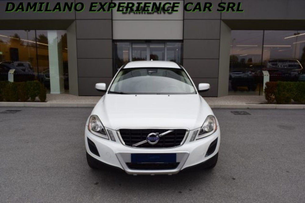 Volvo XC60 D3 AWD Kinetic  del 2011 usata a Cuneo (2)
