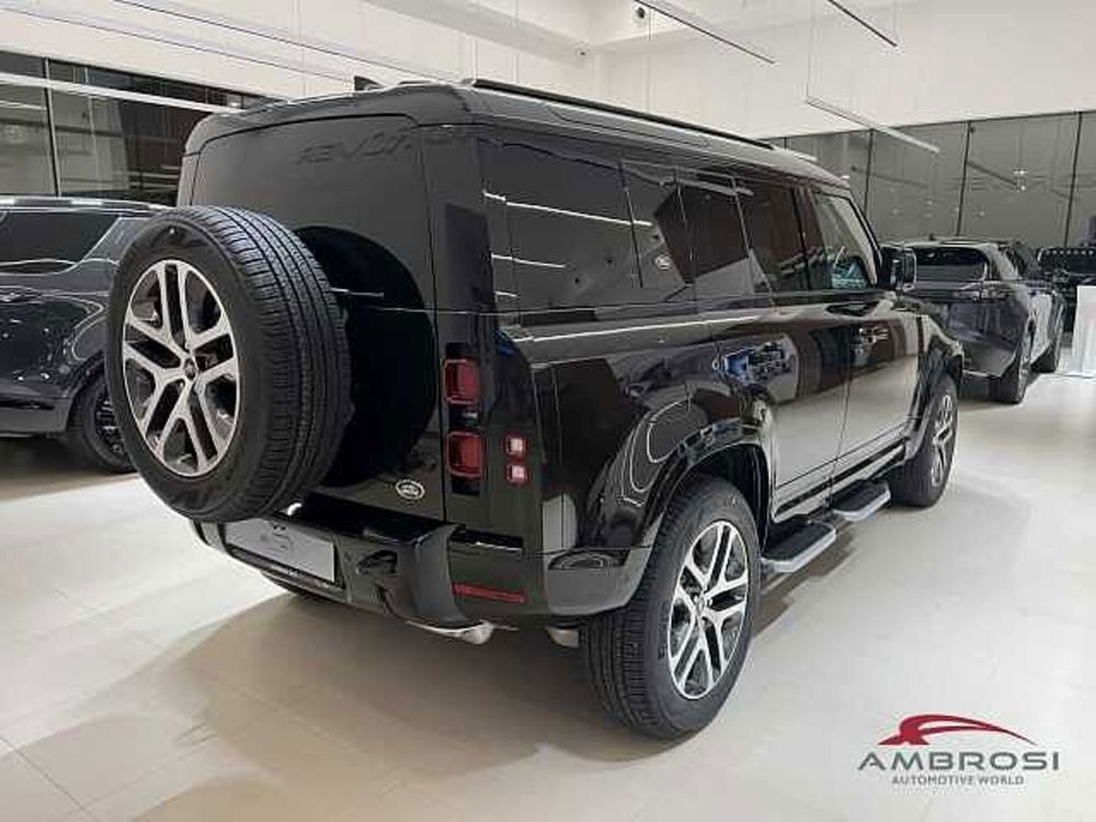 Land Rover Defender 110 2.0 Si4 PHEV 404 CV AWD Auto X-Dynamic SE  nuova a Viterbo (3)