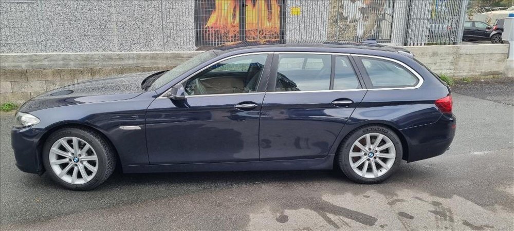 BMW Serie 5 Touring 520d  Luxury  del 2013 usata a Camporosso (4)