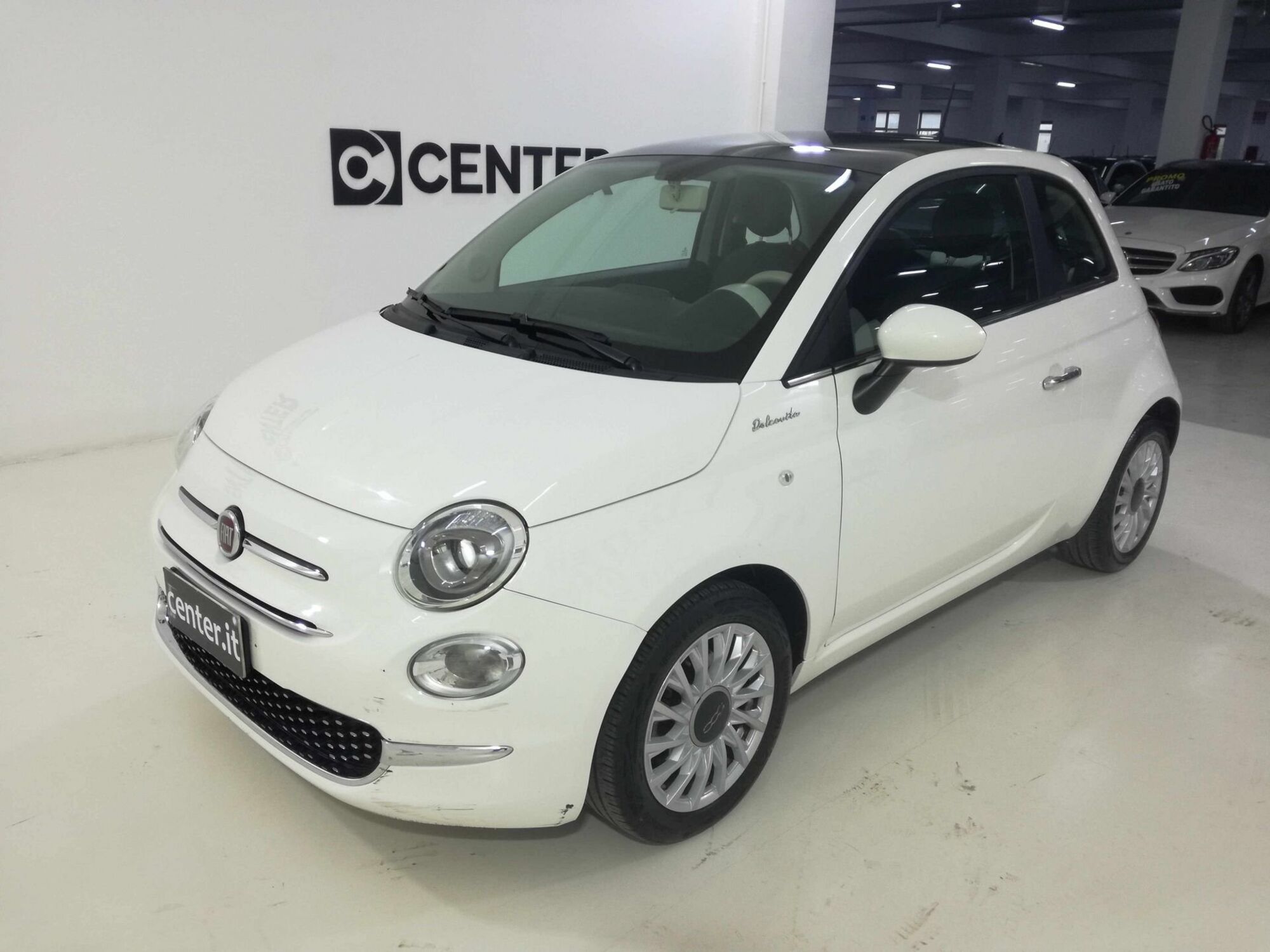 Fiat 500 1.0 Hybrid Dolcevita  del 2021 usata a Salerno