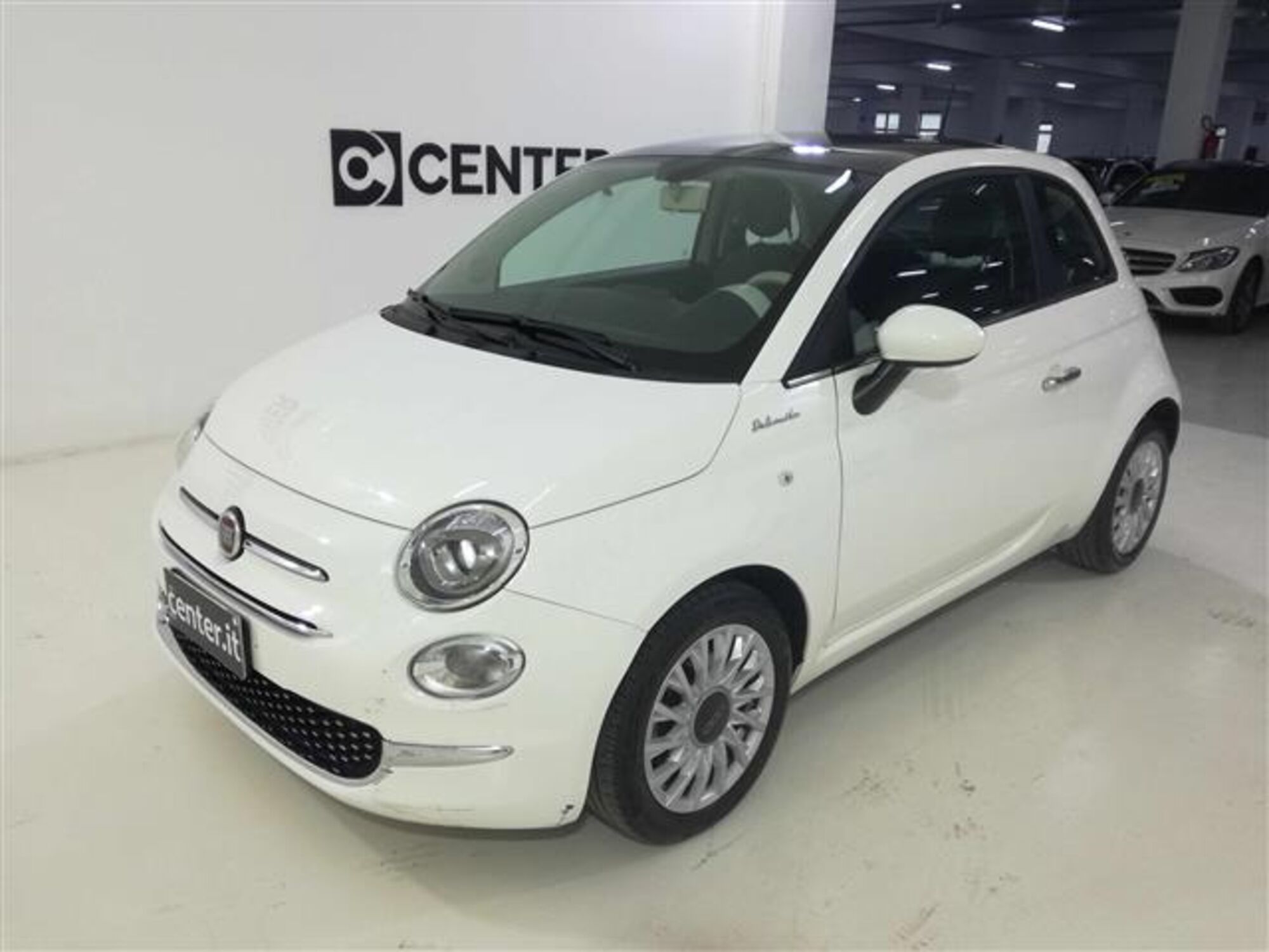 Fiat 500 1.0 hybrid Dolcevita 70cv del 2021 usata a Napoli