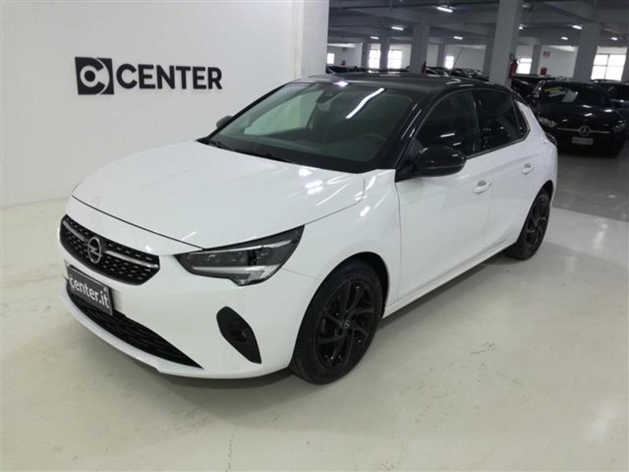 Opel Corsa 1.2 Corsa s&amp;s 75cv del 2020 usata a Napoli