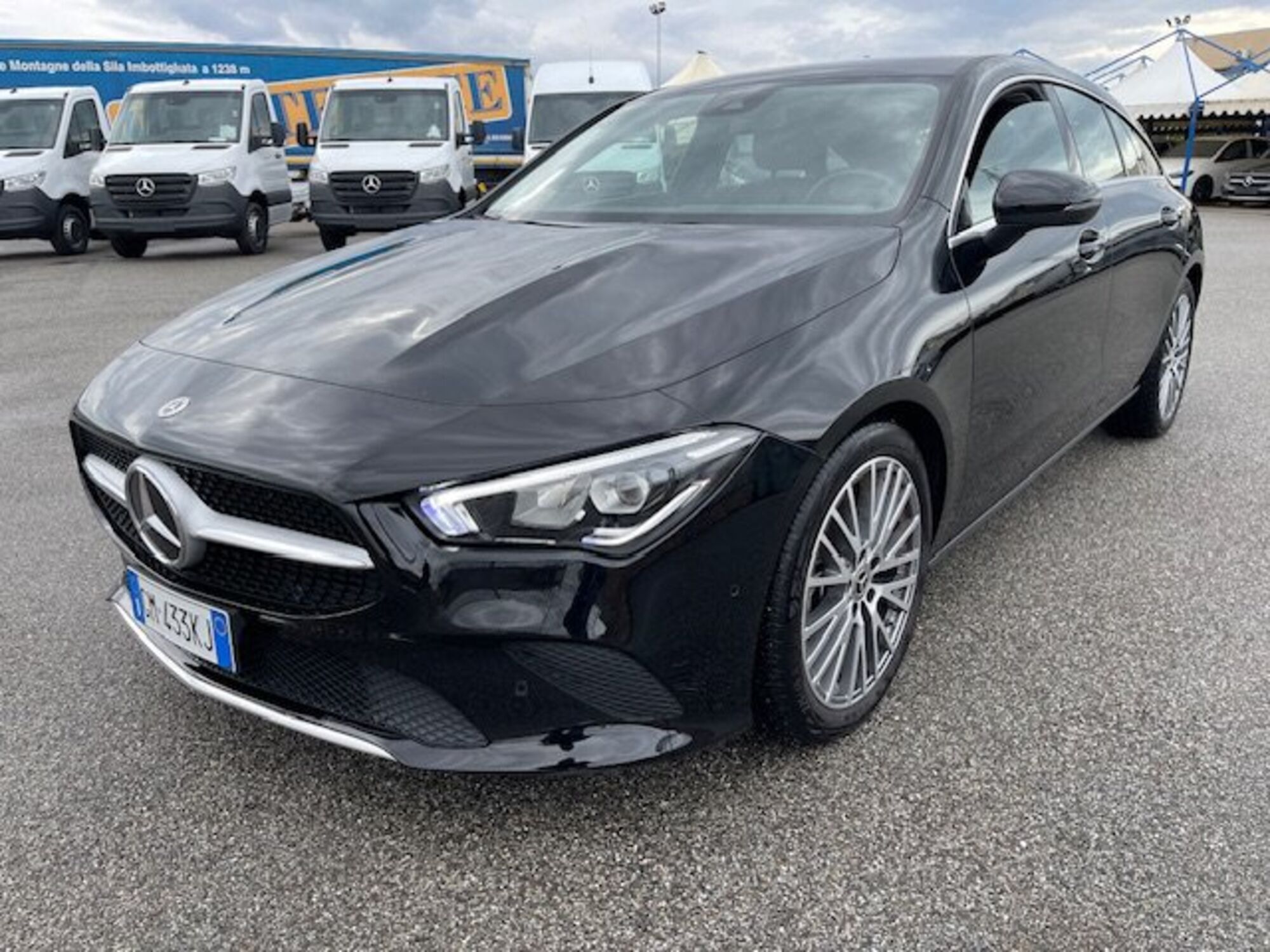 Mercedes-Benz CLA Shooting Brake 180 d Automatic Shooting Brake Sport  del 2023 usata a Rende