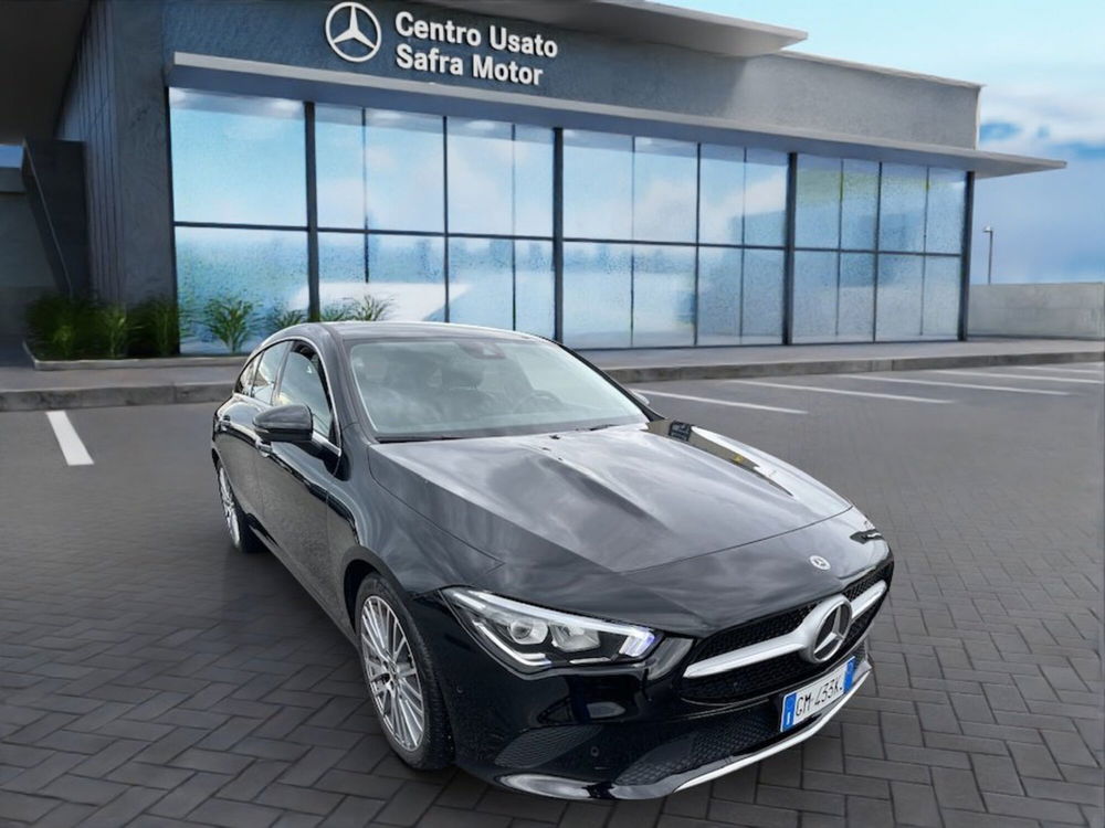 Mercedes-Benz CLA Shooting Brake usata a Cosenza (8)