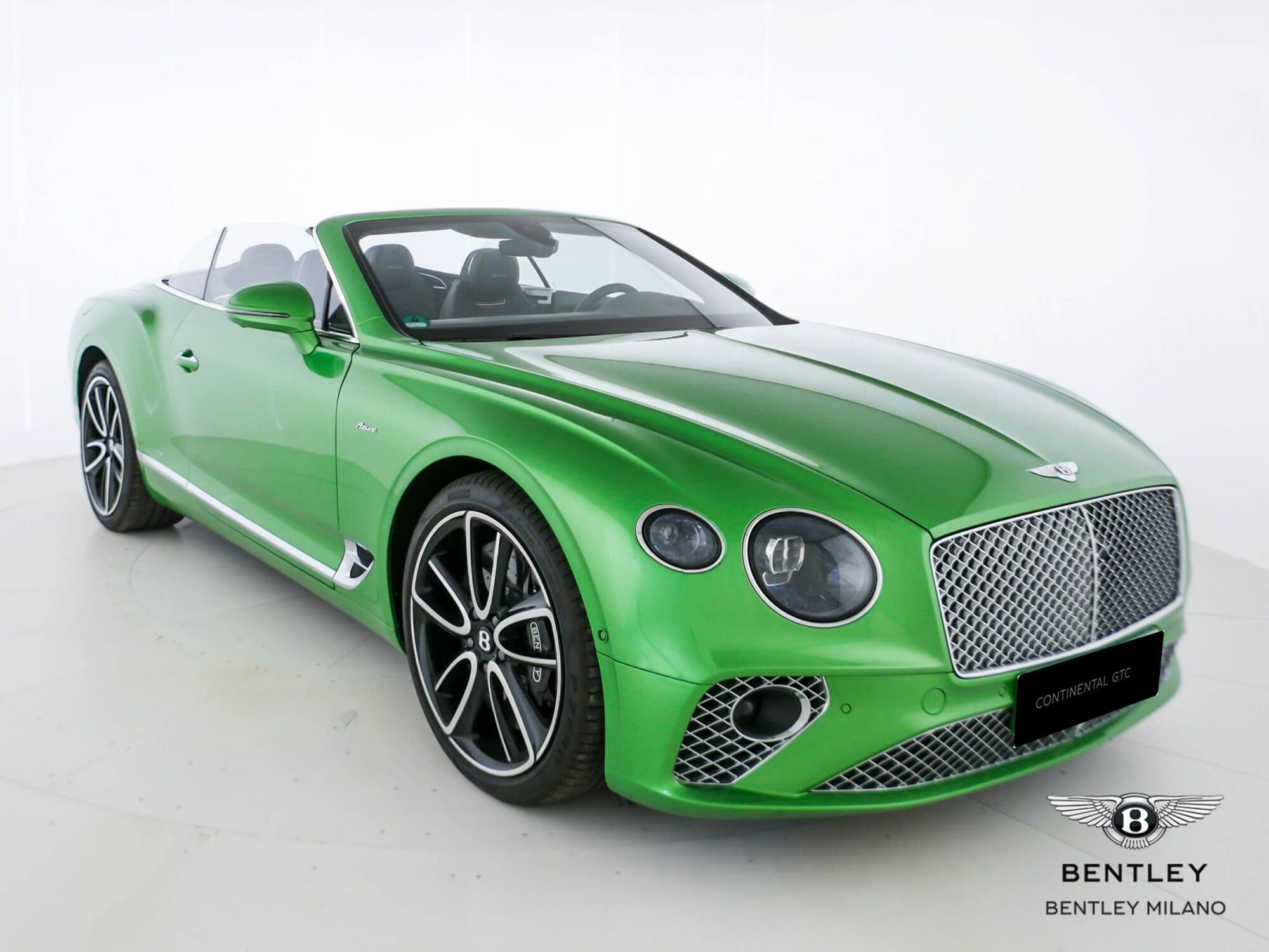 Bentley Continental GTC GTC 4.0 V8 Azure 550cv auto del 2022 usata a Milano