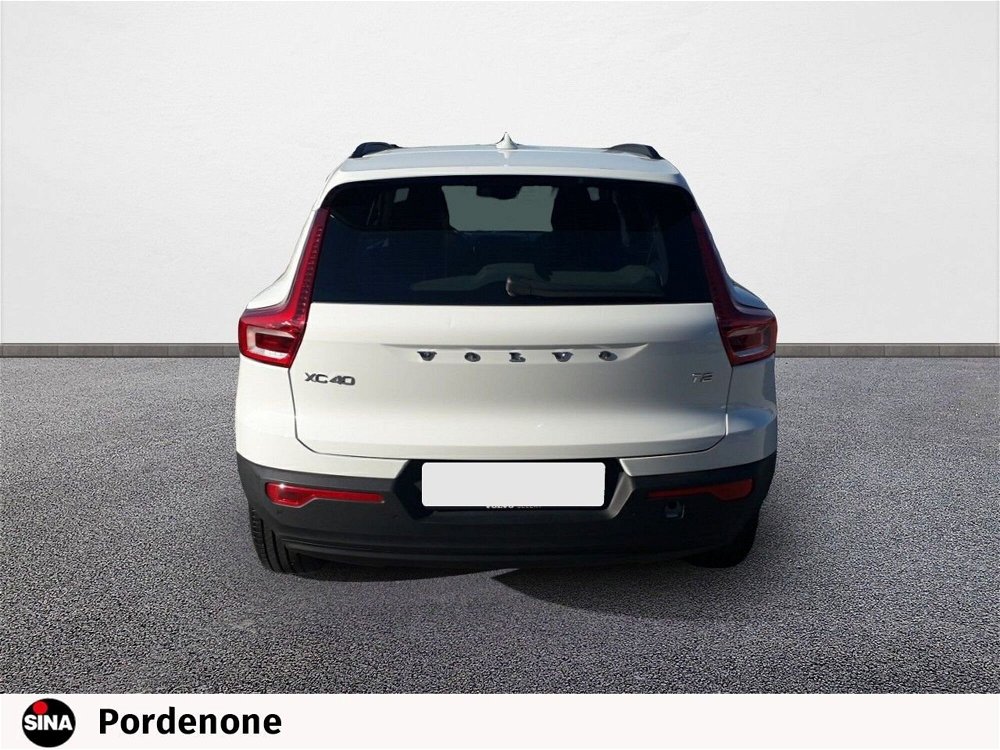 Volvo XC40 T2 Geartronic Momentum Core  del 2021 usata a Pordenone (5)