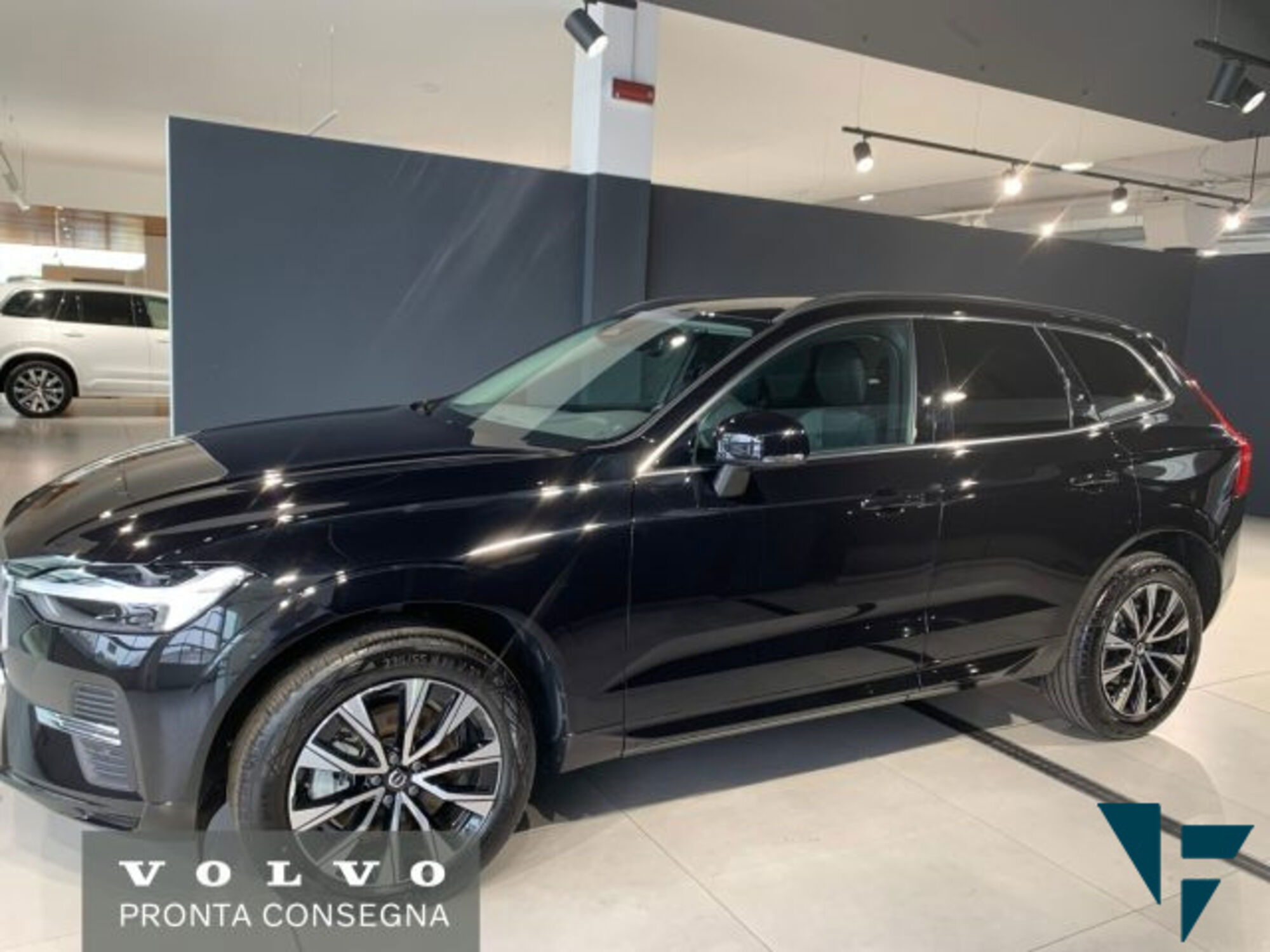 Volvo XC60 B4 automatico Core  nuova a Tavagnacco