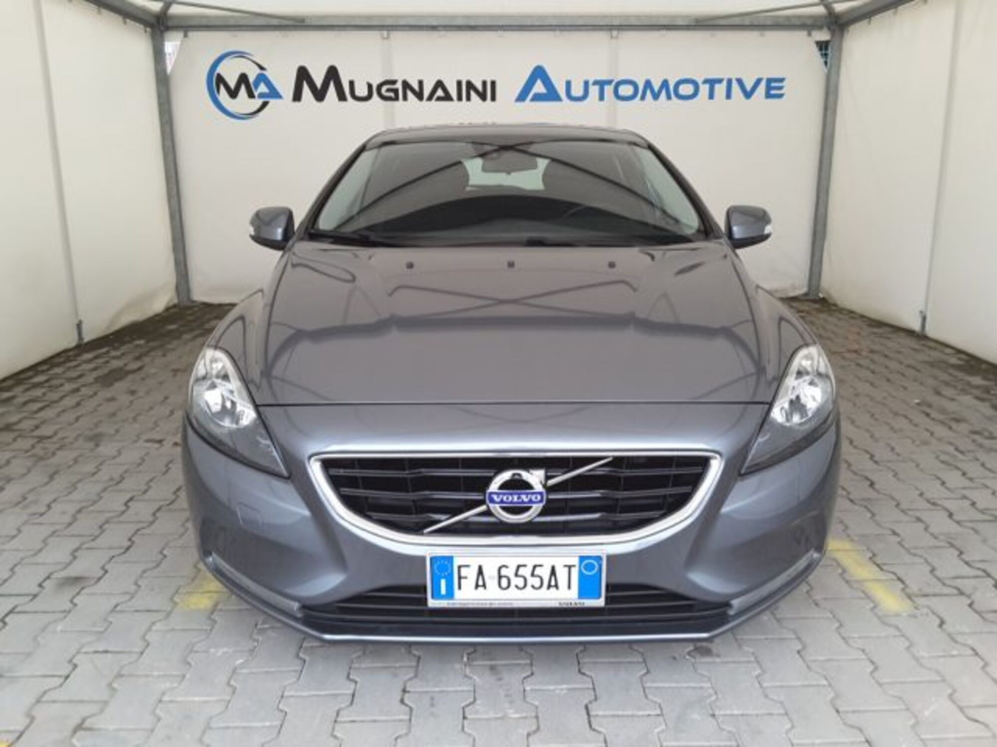 Volvo V40 D2 1.6 Kinetic  del 2015 usata a Firenze